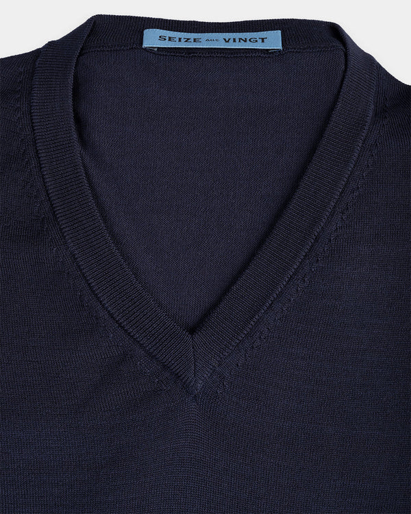 Durham superfine merino V-neck sweater