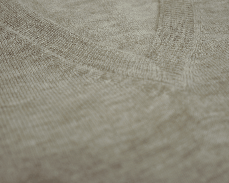 Juta Lightweight Cashmere V-Neck Sweater